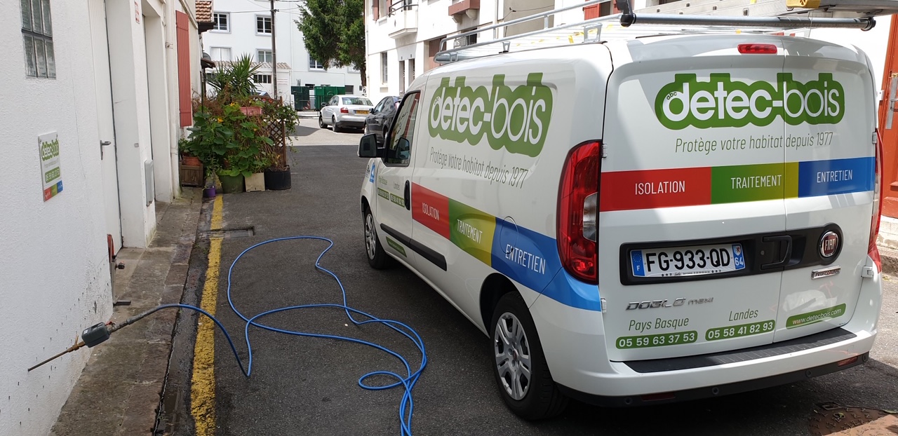 Traiter l'humidité avec detec-bois, basée au pays basque